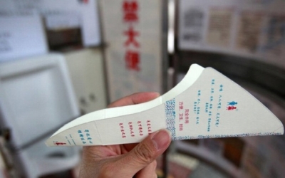備え付けの厚紙を尿道に当て……水不足の中国で「女性用立ちション便器」が普及の兆しの画像2