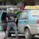 所構わず「ジャー！」　タクシー運転手による信号待ち中の“立ちション”が中国で社会問題に