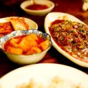 「豚小屋みたい」「食べ残しを再利用」韓国飲食店の“覆面調査”が散々な結果に