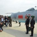 金正恩氏“肝いり”の女性パイロット登場に、人民ヒートアップ！　世界一危険な「北朝鮮航空ショー」