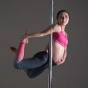 「適度な運動」にもほどがある!?　妊娠9カ月の女性がポールダンスを披露し、大ひんしゅく！