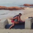 御神体に尻をスリスリ、白昼のビーチでセックスも……タイで外国人観光客の不届き行為が頻発中