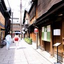 外国人が増えすぎて日本人観光客数がマイナスに!?　京都の“観光公害”が末期的すぎる！