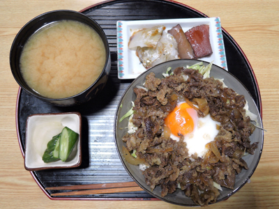 地味でも街一番のフォトジェニックメニュー『ありそうでなかった牛丼』って!?の画像1