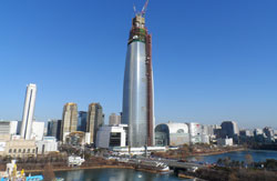 Lotte_World_Tower_under_con.jpg