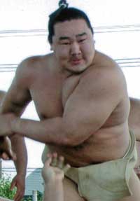 横綱昇進の稀勢の里が元・朝青龍に利用される!?「国会議員選挙を見据えて、モンゴル巡業を……」の画像1