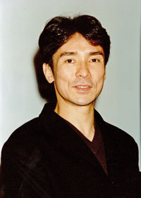 「パジャマの股間を補強」「歯ブラシは3本使い分ける」郷ひろみの真面目パンクな日常の画像1