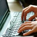究極の荒療治!?　ネット依存症の高校生が自ら左手首を包丁で切断！