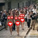 当局も大歓迎!?　中国美女が全裸で行進！