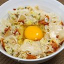 インスタントラーメンと餃子で作る「台湾まぜそば風まぜそば」