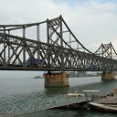 中朝国境に架かる“貿易の大動脈”が大事故で使用不能も、新国境橋が「無期限開通延期」のワケ
