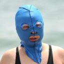 いったいなぜ……あの中国“覆面マスク”おばちゃんが、寒中水泳に登場！