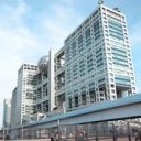 「いつかまたラジオに戻ると……」フジテレビ局内で自殺の“つかちゃん”塚越孝アナを偲ぶ声