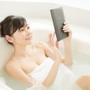 防水の電子書籍端末「Kobo Aura H2O」で“セクシー株ドル”杉原杏璃が大儲けしちゃう!?