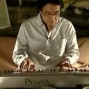 ピアノ演奏も!?　”中年ジゴロ”山路徹が奇想天外な動画メルマガを創刊！
