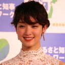 剛力彩芽は“ほとんど洗脳状態”──オスカーが頭を悩ませる「失恋後」の女優業