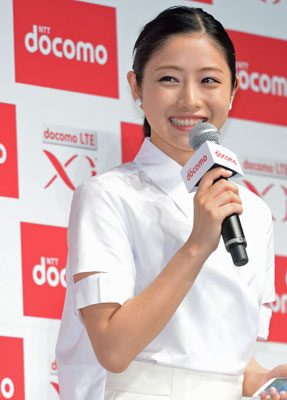 石原さとみの結婚、決め手はやっぱり宗教観の一致⁉ 注目される嵐・松本潤の「入信」決断の画像1