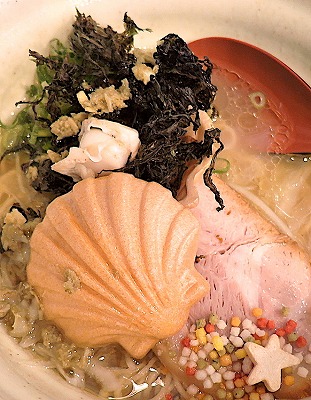 ラーメン新世紀の始まりか終わりか? 『モナカ入りラーメン』の画像2
