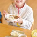 まだそんな指導が……21世紀でも続く「給食を残さず食べましょう」の大問題