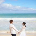 三浦翔平＆桐谷美玲、結婚披露宴でのツーショット写真公開も、「地味すぎる！」とネット騒然！