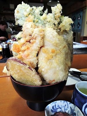 断崖絶壁の火サスの街で食べる謎の定食って……の画像4