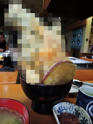 断崖絶壁の火サスの街で食べる謎の定食って……の画像1