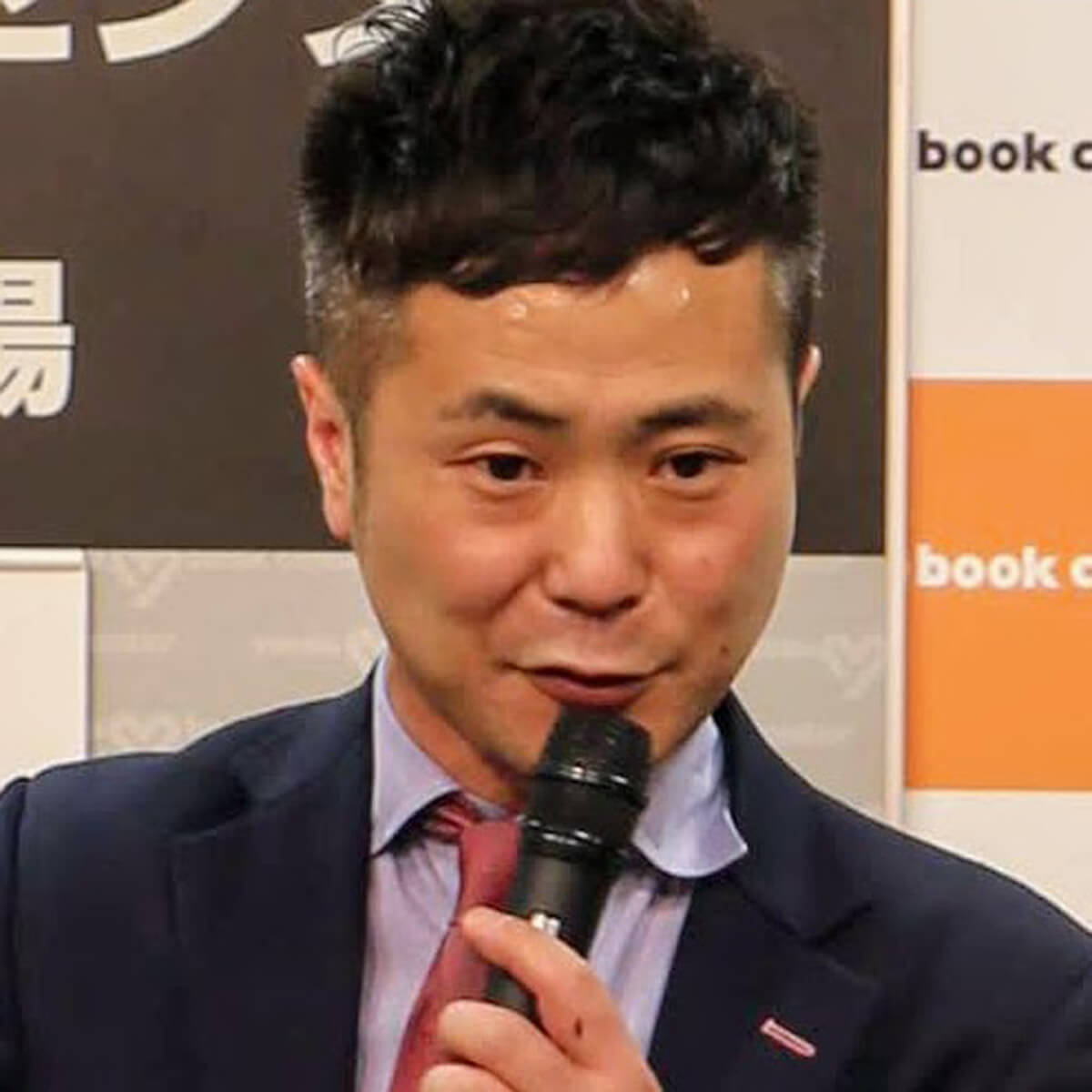 闇営業問題で芸人そのものがダーティーな存在に 吉本興業が中堅事務所に仕事を奪われ 勢力図が激変か 日刊サイゾー 闇営業問題で芸人そのものがダーティーな存在に 吉本興業が中堅事務所に仕事を奪われ 勢力図が激変か 日刊サイゾー