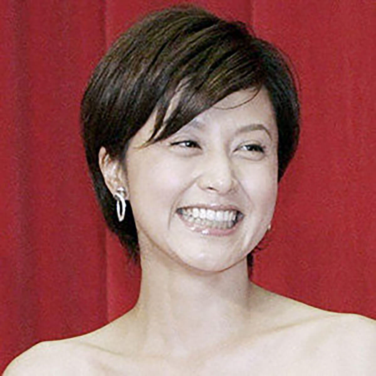 水芸人 藤原紀香が新たな水を信仰 波動と酸素水を合体させた 宝石水 とは 日刊サイゾー 水芸人 藤原紀香が新たな水を信仰 波動と酸素水を合体させた 宝石水 とは 日刊サイゾー