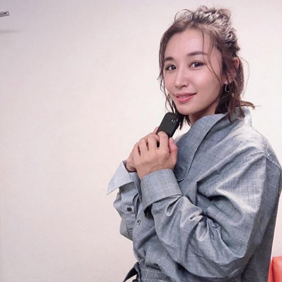 鈴木紗理奈 本人驚きの薄化粧姿を披露するも猛ツッコミ 薄くないし加工もしてるし 日刊サイゾー 鈴木紗理奈 本人驚きの薄化粧姿を披露するも猛ツッコミ 薄くないし加工もしてるし 日刊サイゾー