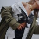 ローラ、下着が覗くセクシーすぎる姿に大反響「色っぽい」「誰が撮った？」