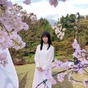 橋本環奈、桜に囲まれたオフショットに「どこのお姫様!?」「癒やされる」と大反響