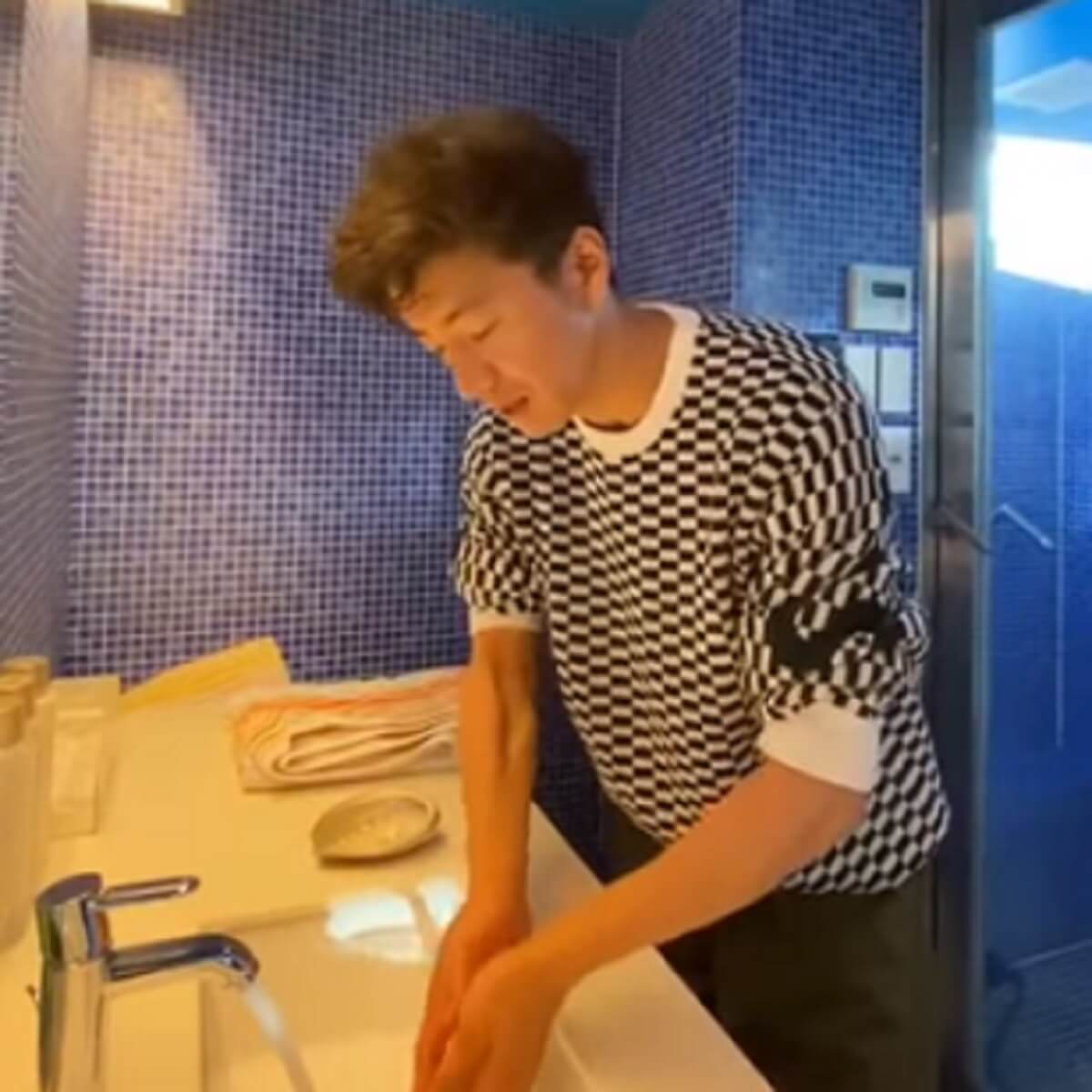 木村拓哉 手洗いチャレンジ動画が大反響も違うところに注目集まる 中身が入ってこない 日刊サイゾー 木村拓哉 手洗いチャレンジ動画が大反響も違うところに注目集まる 中身が入ってこない 日刊サイゾー