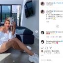 ローラ、白シャツ1枚だけのセクシー姿に反響「産まれてきてくれてありがとう」