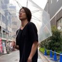 山下智久、全身ブラックコーデで傘を差す姿にファン大興奮「もう好き。尊い」