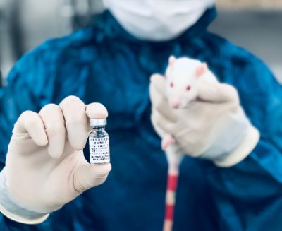 治験者の半分に副作用──新型コロナウイルス中国製ワクチンのヤバい効果とはの画像1