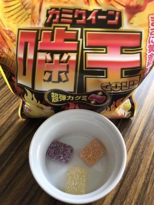 【今週のコンビニ】ジメジメする季節をスッキリさせるUHA味覚党グミがファミマ先行発売！　酸っぱい・辛い梅雨を乗り切る新商品の画像1