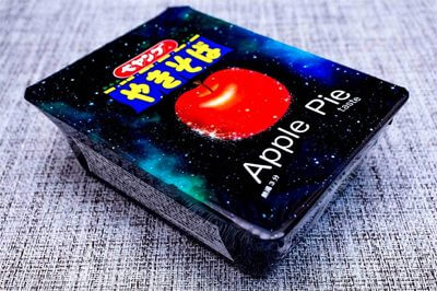 衝撃の「アップルパイ味」も腹括って全力レビュー! 今年下半期に登場した珍品ペヤング3選!!の画像2