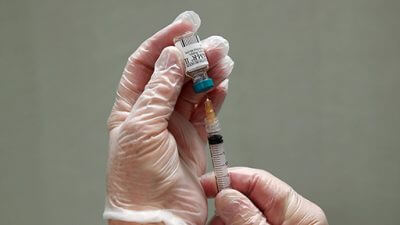 新型コロナ、ワクチン接種に続きイギリスで治療薬研究進む報道の画像1