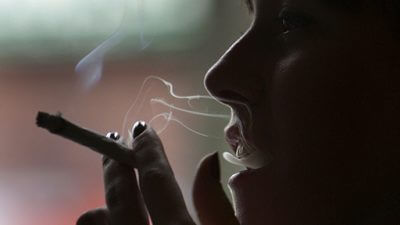 タバコの煙の成分が新型コロナ感染を抑制？広島大と関西医科大の研究Gが衝撃発表　世界でも喫煙とコロナの関係に注目の画像1