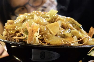 海老天ベンツも潜む圧倒的な情報量の揚げ日本そばスタイルの画像4