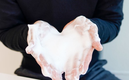 やってはいけない男性の肌ケアに要注意！　洗顔、化粧水、乳液の3ステップ基礎ポイントを解説の画像3