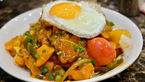 インド、アメリカ、中国が同盟を結んだ! フォークで食べる常識破りのジャンクかた焼きそばの画像6