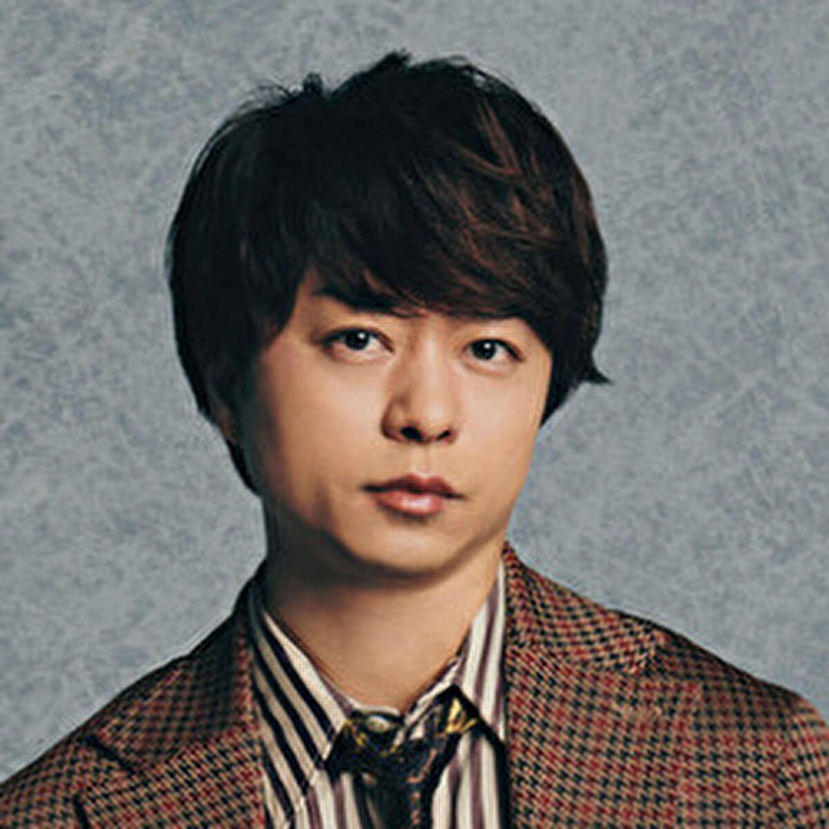 嵐・櫻井翔、大不評パーマヘアをストレートに！　TPOでヘアチェンジしファン万々歳！