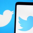 Twitter、3年ぶり「認証済みバッジ」申込受付再開も再停止！ 原因は申請殺到？