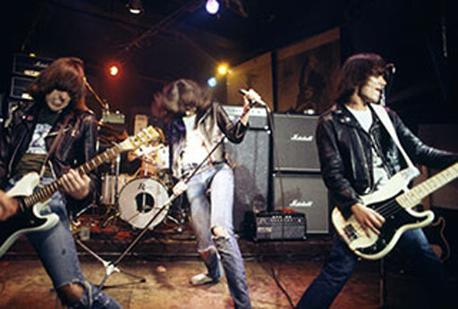 マイケル・ジャクソンの遺作はまさかのZ級映画!? ミュージシャンが主演のヘンテコ映画の画像10