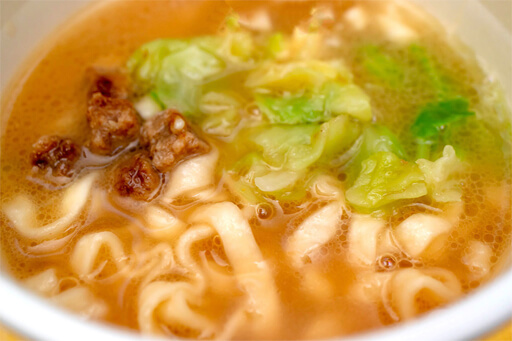 カップヌードル、どん兵衛、UFO…「日清御三家」のニンニク二郎系カップ麺3つを食べ比べの画像9