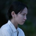 吉岡里帆が盲信的な女性を熱演する、凄惨な沖縄戦を描く力作『島守の塔』