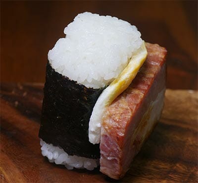 セブン-イレブン＆ニューデイズ、SNSがザワつく超デカ盛りエンタメおにぎり9選の画像9