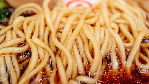 新潟5大ラーメン「長岡生姜醤油ラーメン」がカップ麺に！ キラキラ淡麗スープの実力は？の画像7