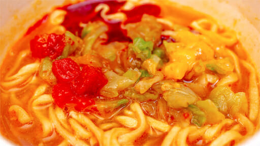 セブンイレブンが誇る「蒙古タンメン中本」&「とみ田」カップ麺、飛び道具入りの新味を実食!の画像5
